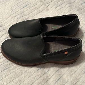 BOGS Bloom shoes sz 7 worn once, GUC!